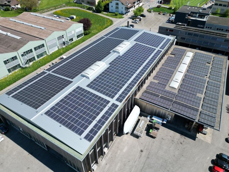 446.2 kWp Solaranlage schaerholzbau AG in Altbüron