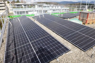 Erdsonden-Wärmepumpe und PV-Anlage in Sins