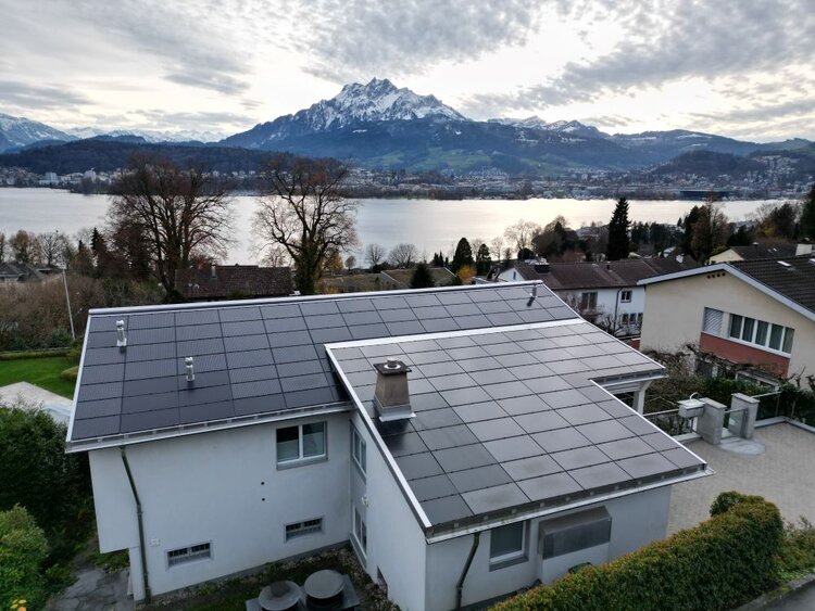 Photovoltaik Indachanlage mit 3S MegaSlate II Modulen