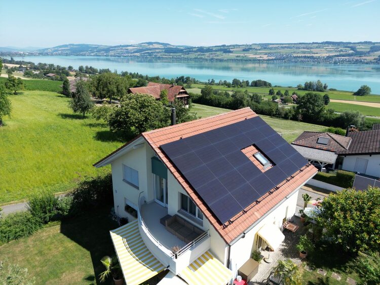 10.92 kWp Solaranlage und Ladestation in Nottwil